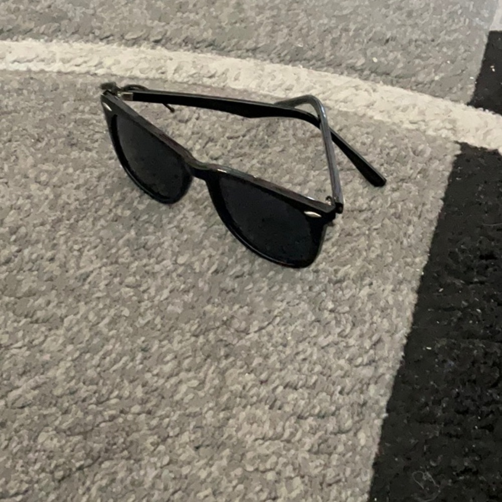 FBI GLASSES!